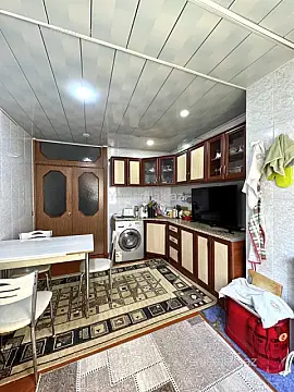 Satılır 3 otaqlı köhnə tikili 80 m²