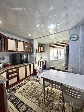 Satılır 3 otaqlı köhnə tikili 80 m²