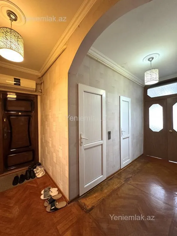 Satılır 3 otaqlı köhnə tikili 80 m²