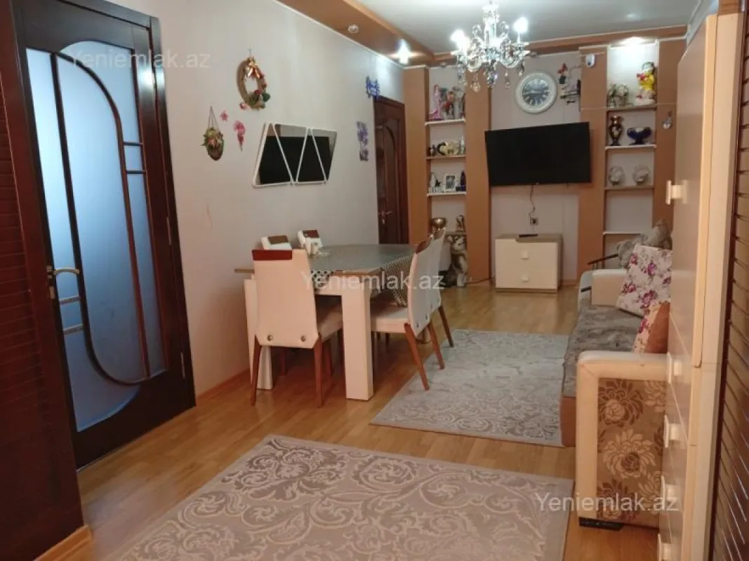 Satılır 2 otaqlı köhnə tikili 55 m²