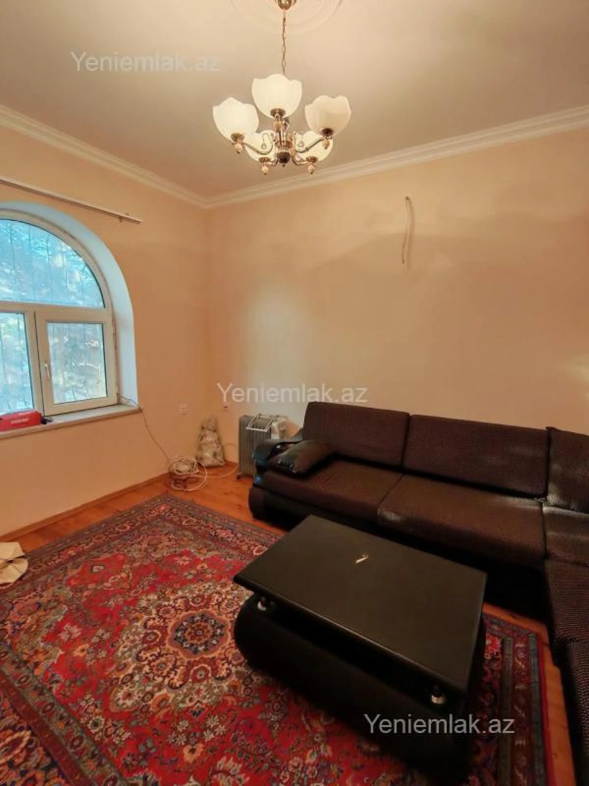 Satılır 5 otaqlı həyət evi 200 m²
