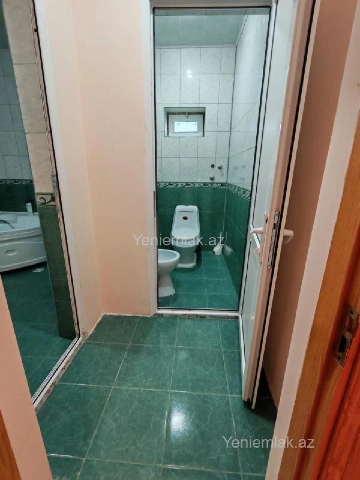 Satılır 5 otaqlı həyət evi 200 m²