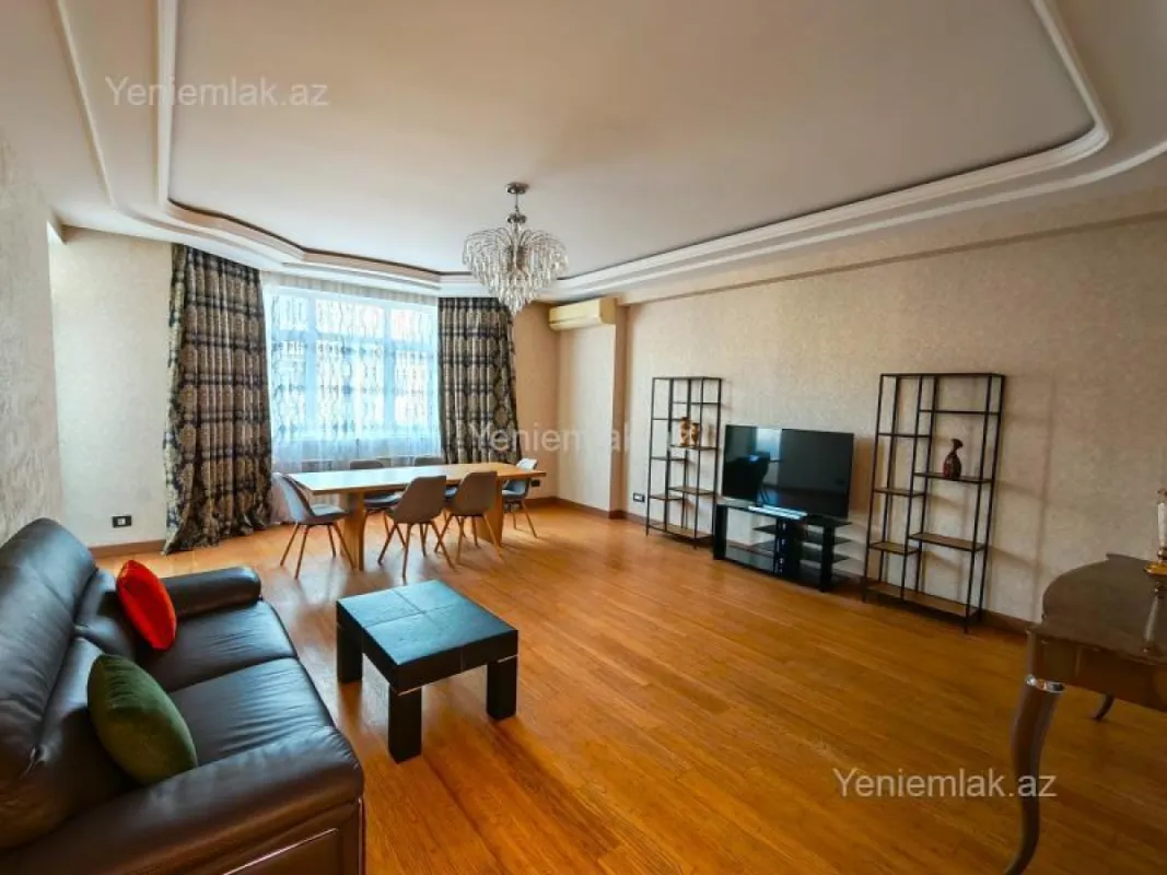 Satılır 4 otaqlı yeni tikili 185 m²
