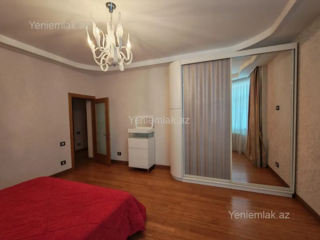 Satılır 4 otaqlı yeni tikili 185 m²