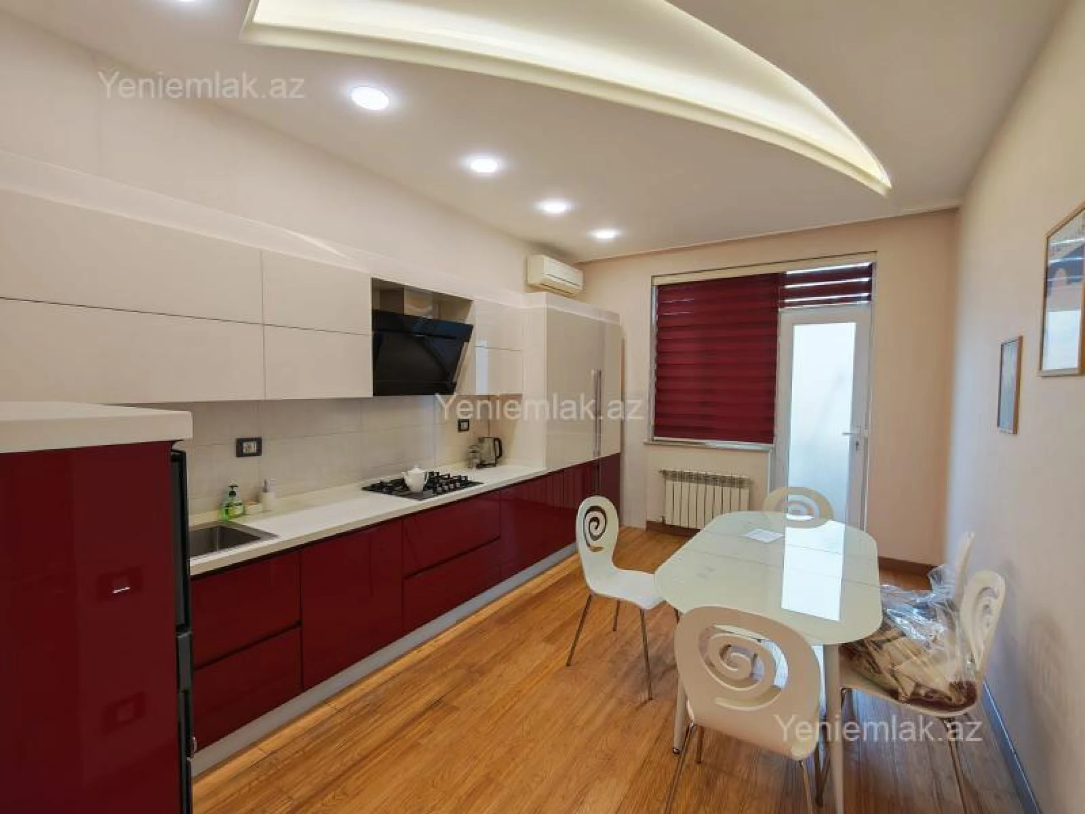 Satılır 4 otaqlı yeni tikili 185 m²