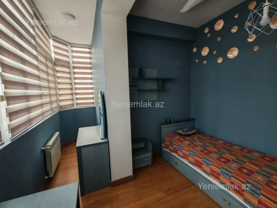 Satılır 4 otaqlı yeni tikili 185 m²