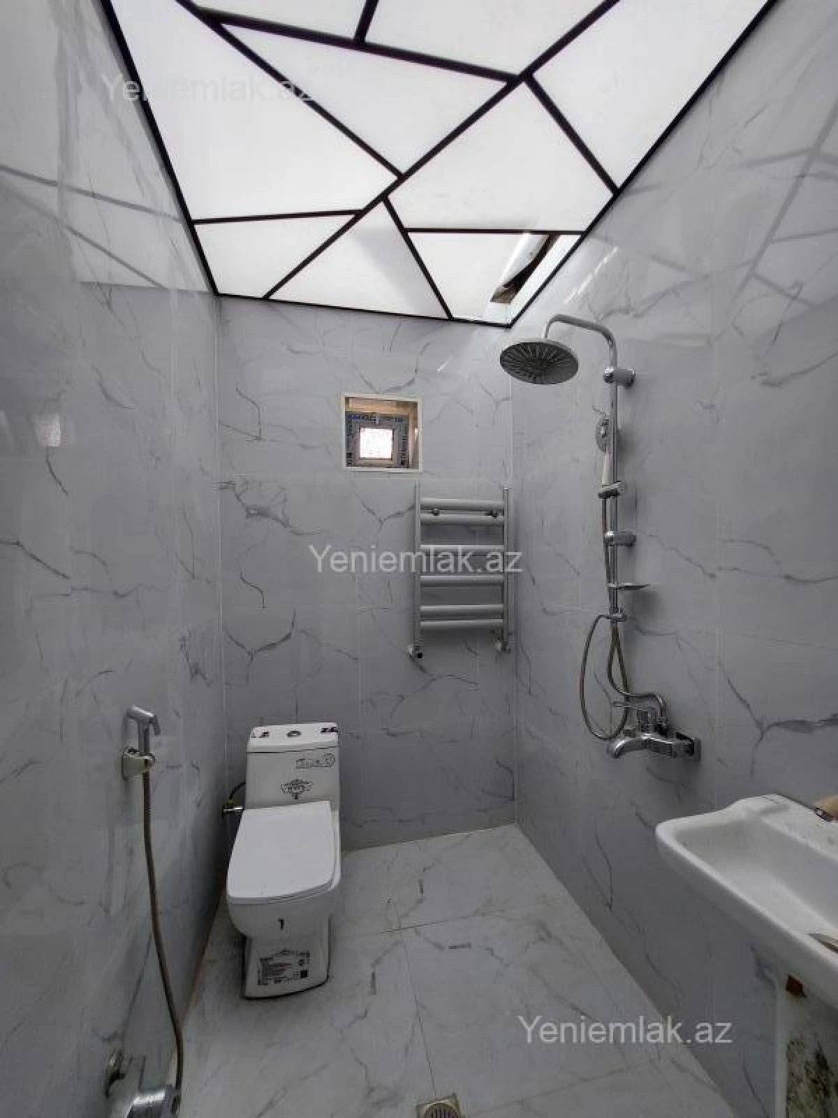 Satılır 3 otaqlı həyət evi 100 m²