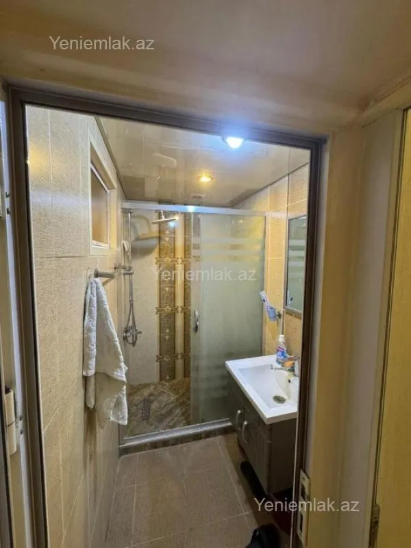 Satılır 2 otaqlı köhnə tikili 60 m²