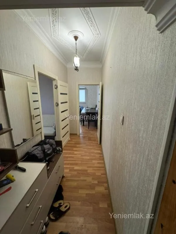 Satılır 2 otaqlı köhnə tikili 60 m²