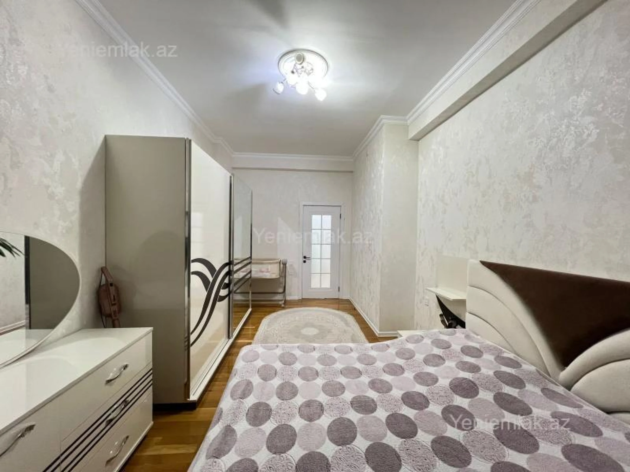 Satılır 3 otaqlı yeni tikili 147 m²