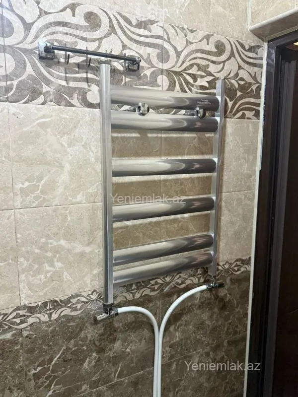 Satılır 2 otaqlı köhnə tikili 65 m²