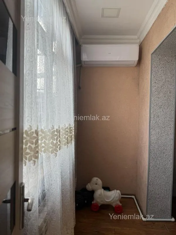Satılır 2 otaqlı köhnə tikili 65 m²