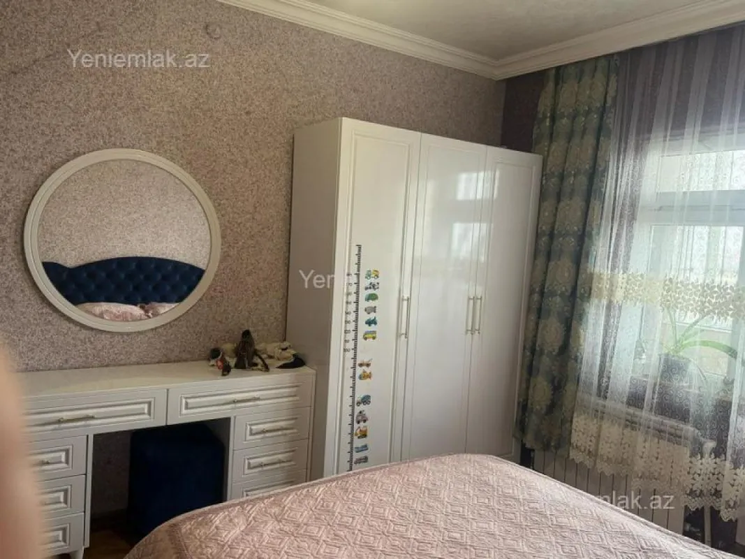 Satılır 2 otaqlı köhnə tikili 65 m²