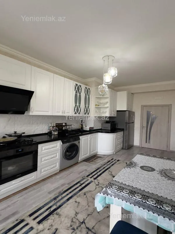 Satılır 3 otaqlı yeni tikili 130 m²