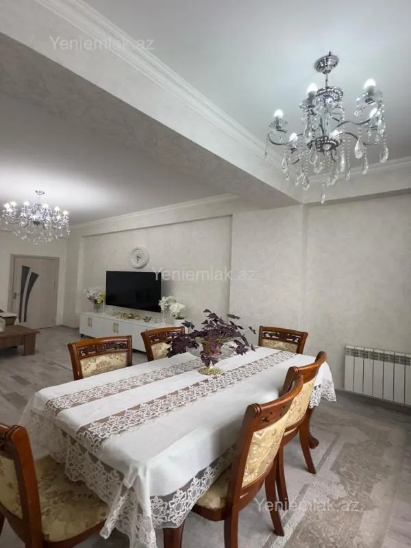 Satılır 3 otaqlı yeni tikili 130 m²