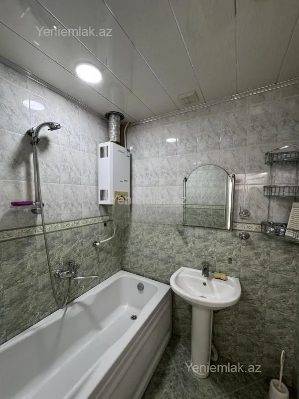 Satılır 2 otaqlı köhnə tikili 60 m²
