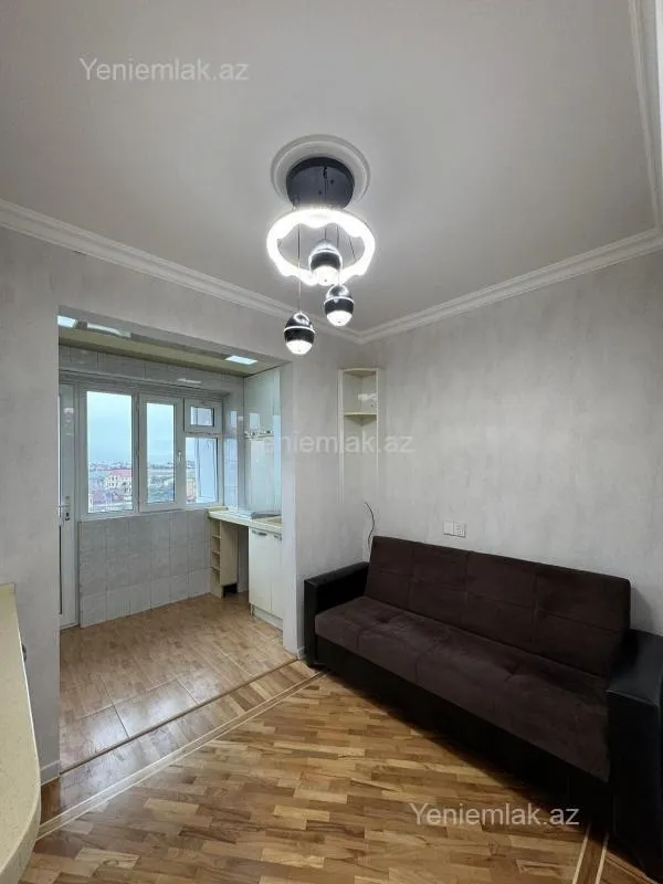 Satılır 2 otaqlı köhnə tikili 60 m²