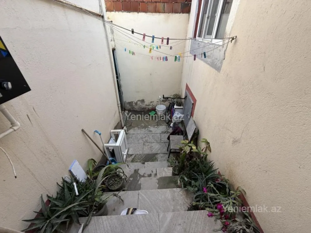 Satılır 2 otaqlı həyət evi 80 m²