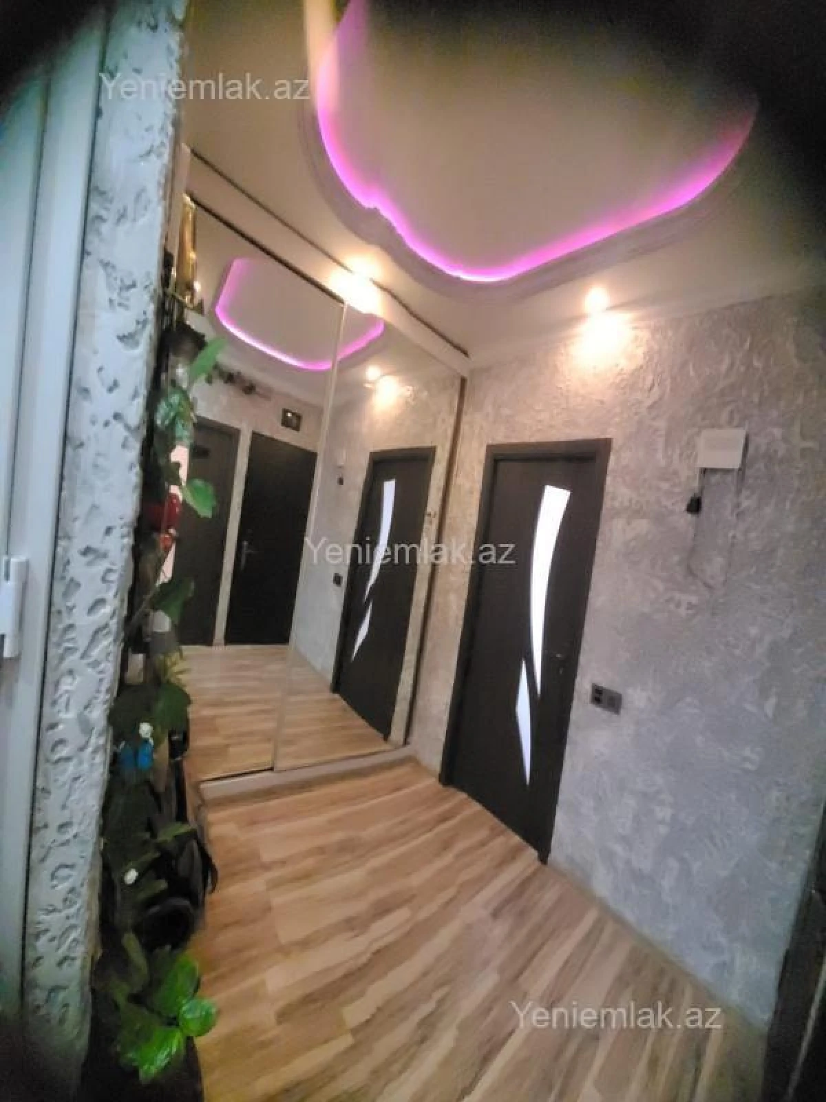 Satılır 2 otaqlı köhnə tikili 70 m²
