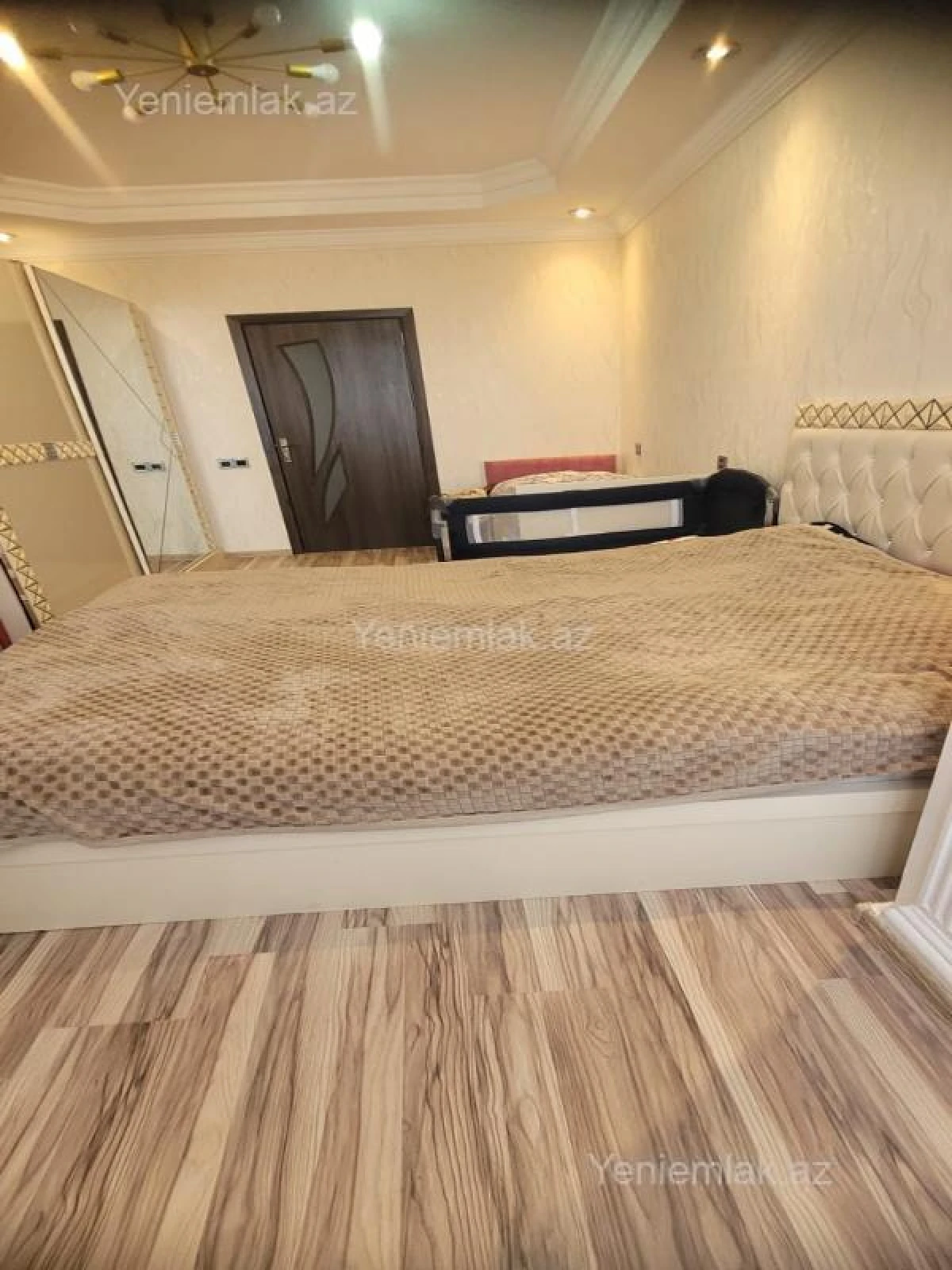 Satılır 2 otaqlı köhnə tikili 70 m²