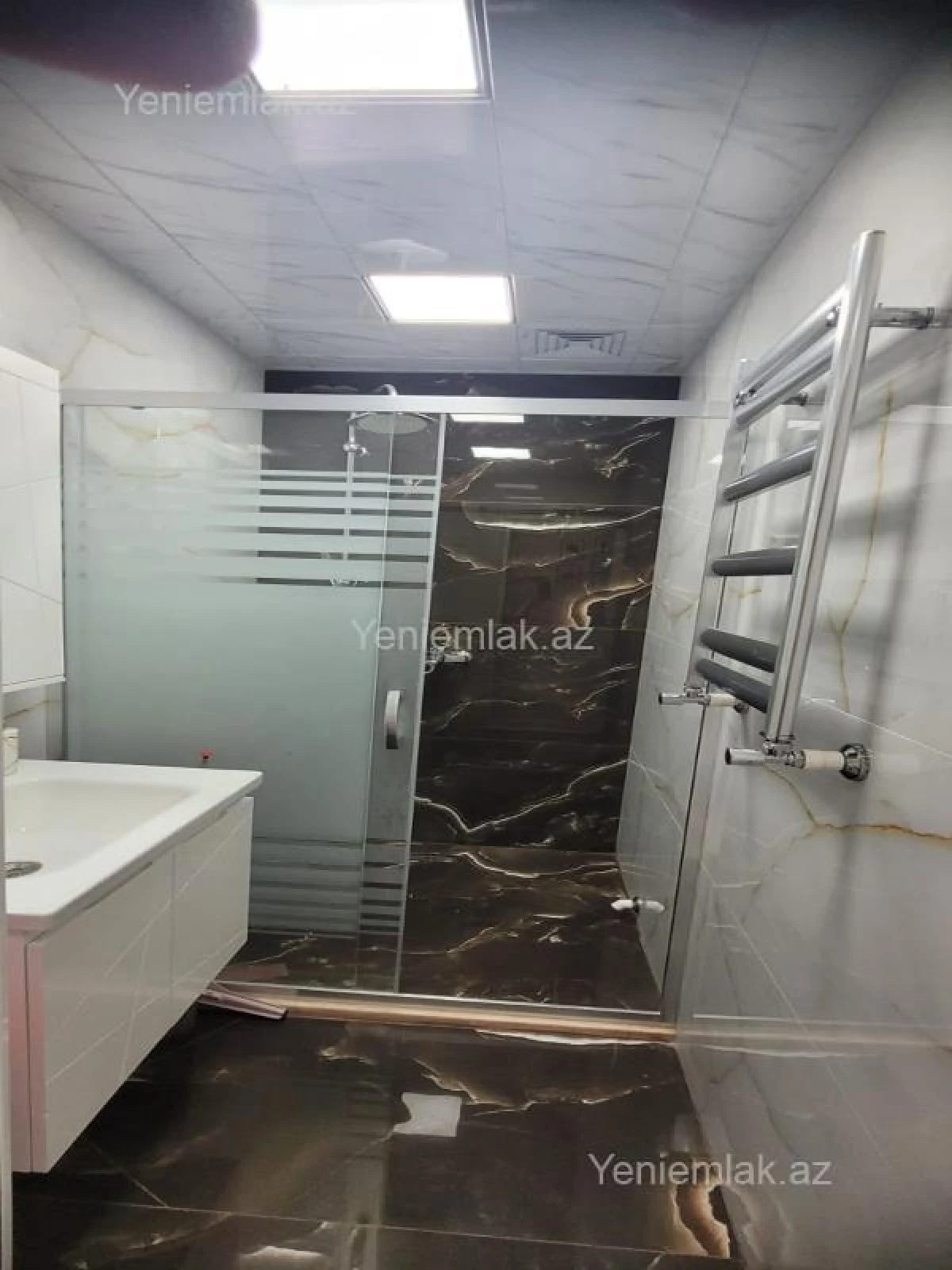 Satılır 2 otaqlı köhnə tikili 70 m²