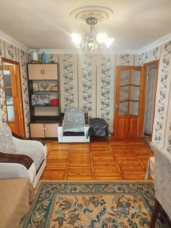 Satılır 2 otaqlı köhnə tikili 45 m²