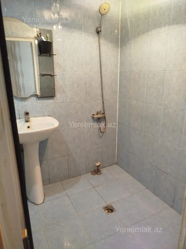 Satılır 2 otaqlı köhnə tikili 45 m²