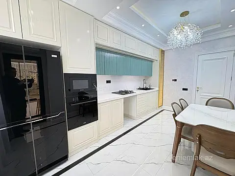 Satılır 3 otaqlı yeni tikili 95 m²