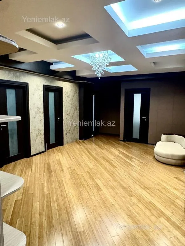 Satılır 3 otaqlı yeni tikili 170 m²