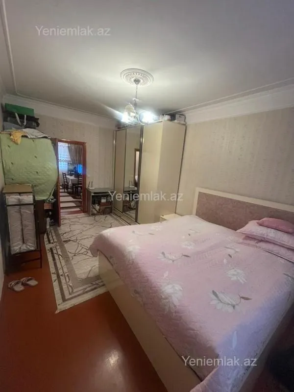 Satılır 2 otaqlı köhnə tikili 56 m²