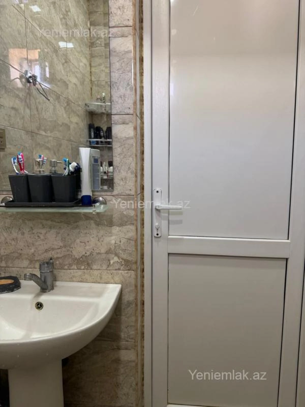Satılır 7 otaqlı həyət evi 250 m²