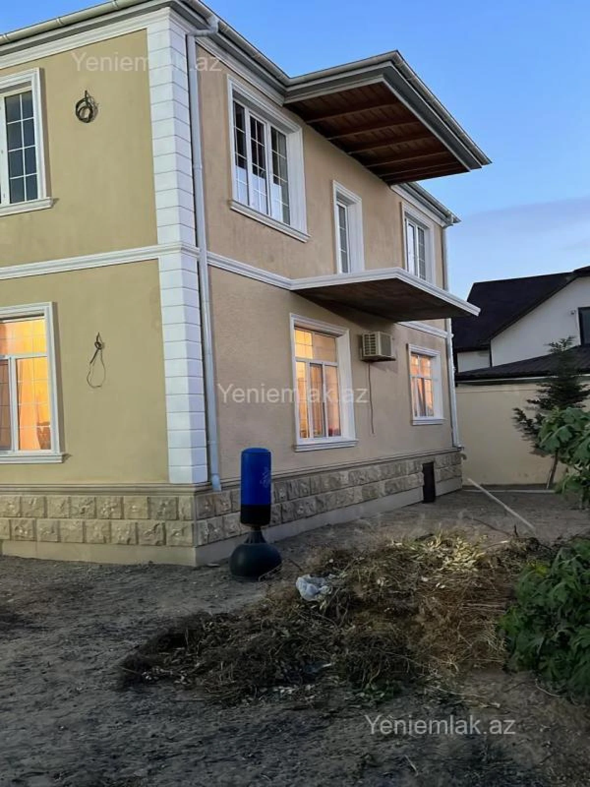 Satılır 7 otaqlı həyət evi 250 m²