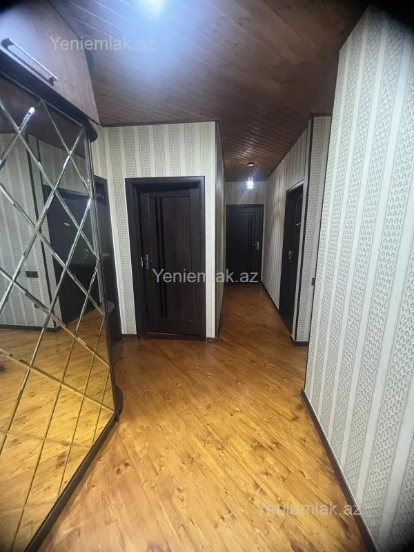 Satılır 4 otaqlı köhnə tikili 100 m²