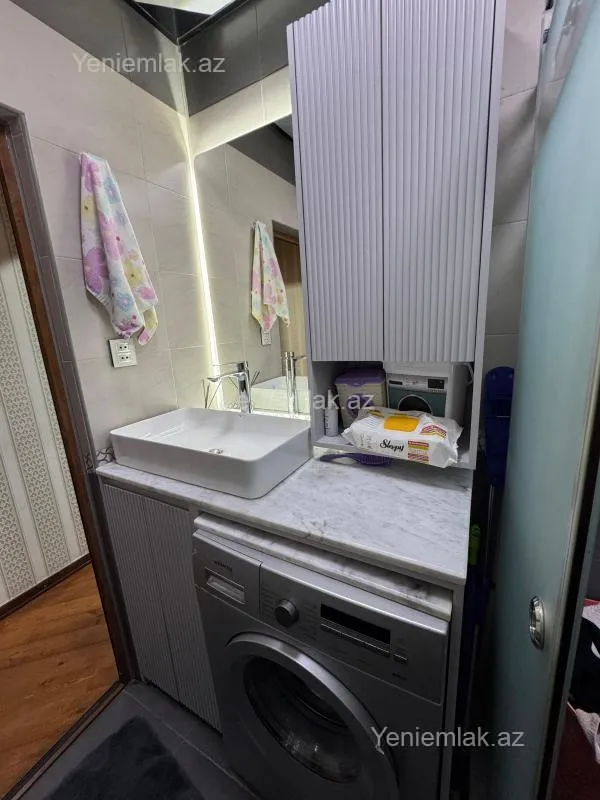 Satılır 4 otaqlı köhnə tikili 100 m²