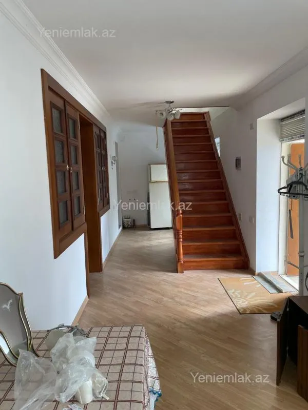 Satılır 5 otaqlı həyət evi 220 m²