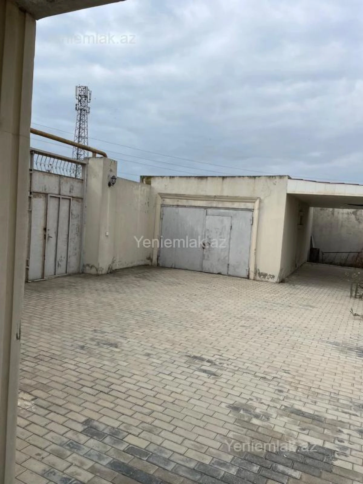 Satılır 5 otaqlı həyət evi 220 m²