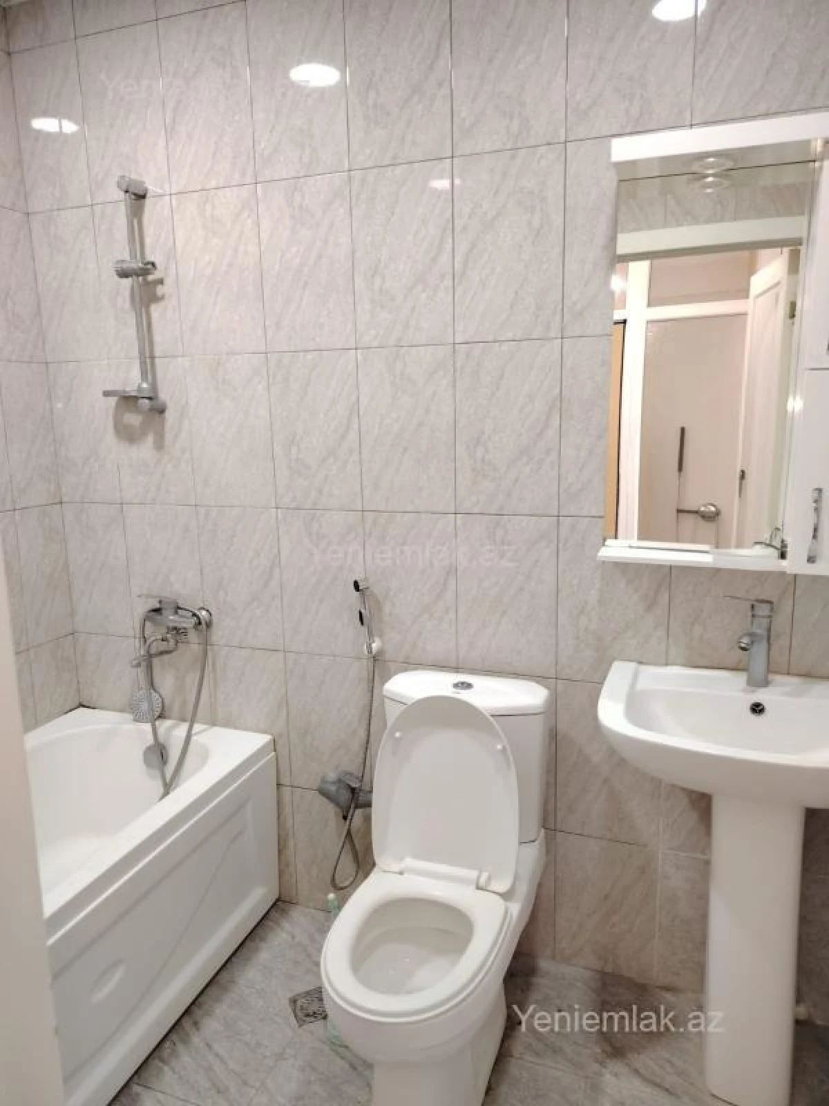 Satılır 2 otaqlı yeni tikili 38 m²
