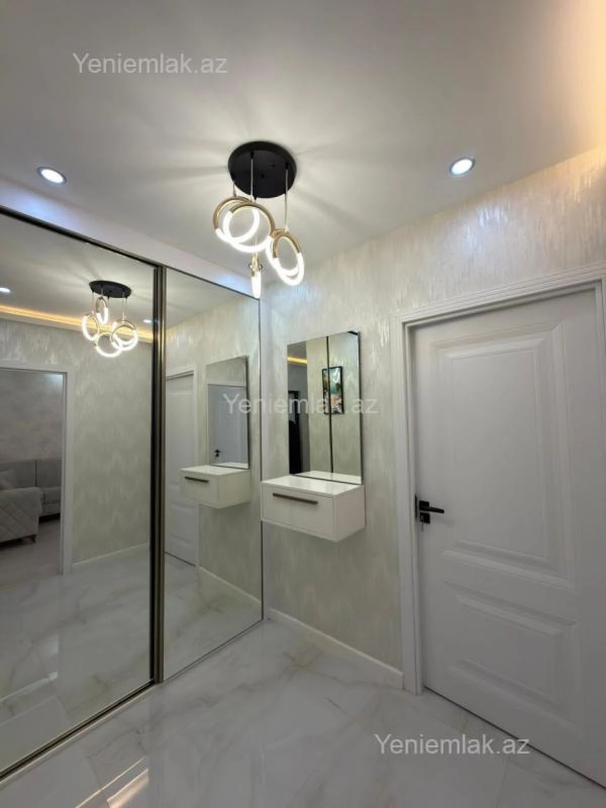 Satılır 2 otaqlı köhnə tikili 60 m²