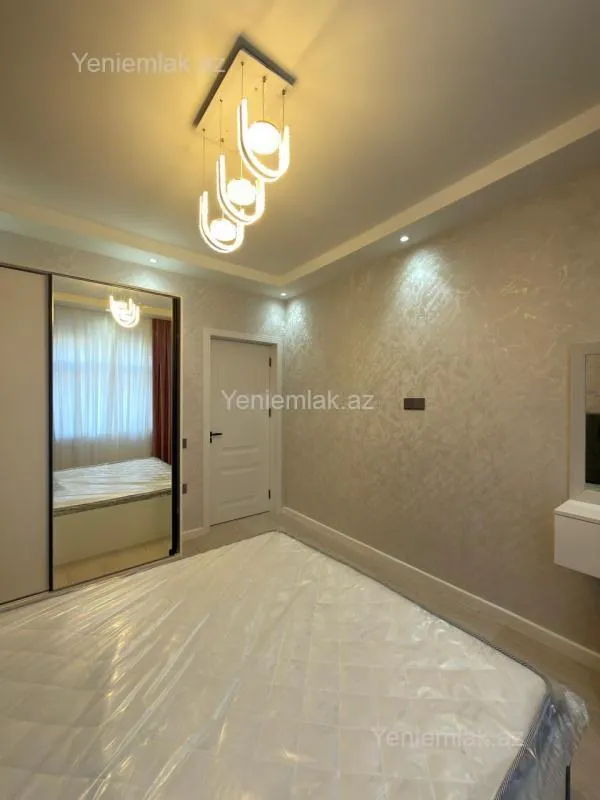Satılır 2 otaqlı köhnə tikili 60 m²