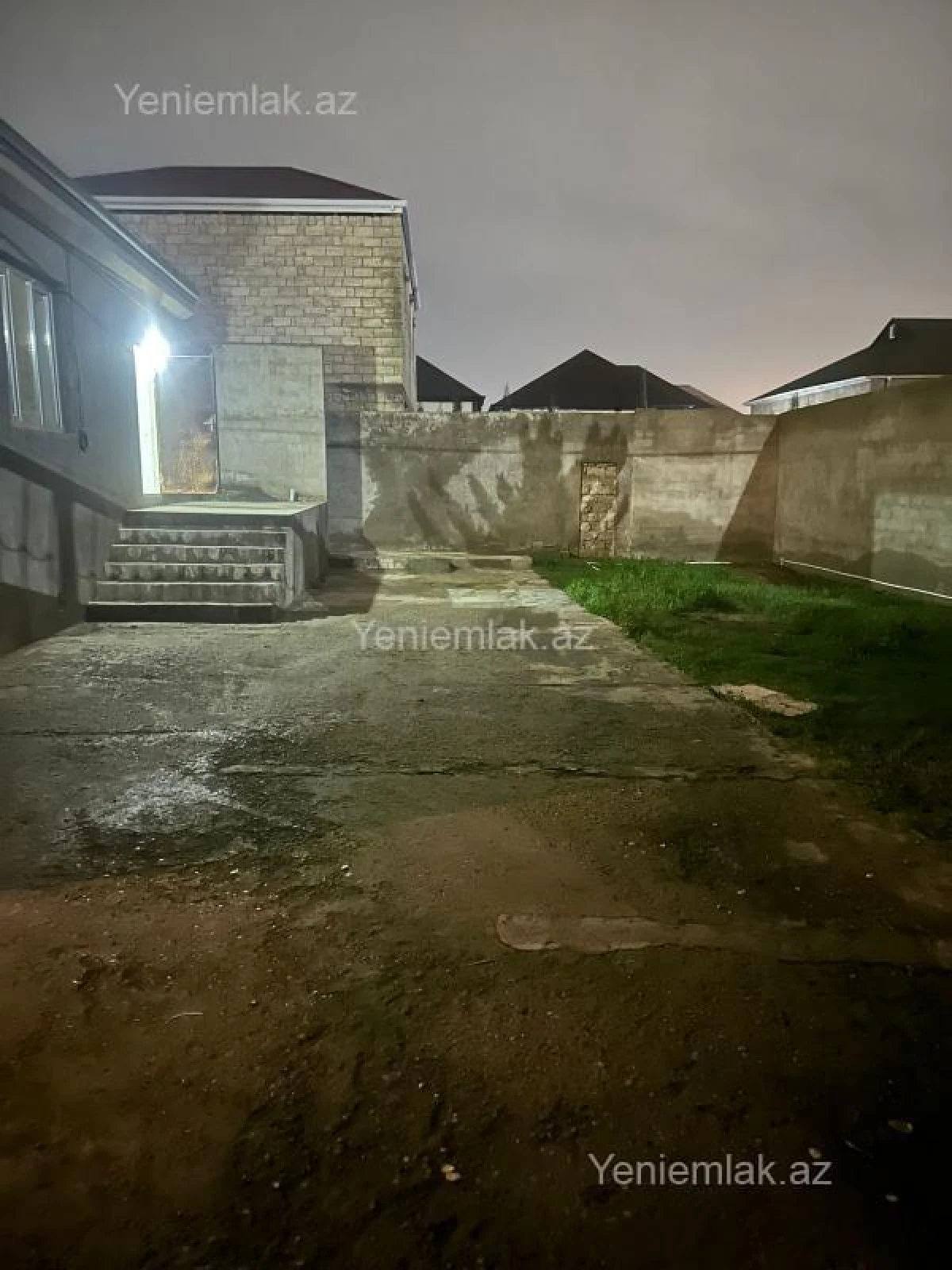 Satılır 5 otaqlı həyət evi 150 m²