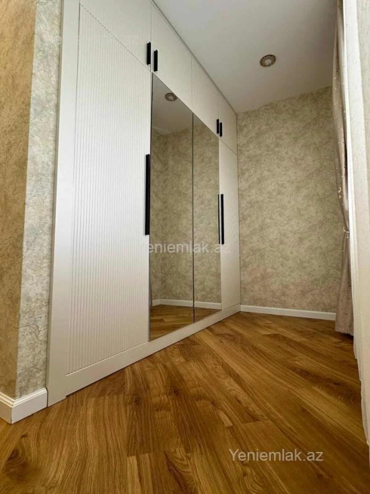 Satılır 2 otaqlı yeni tikili 95 m²