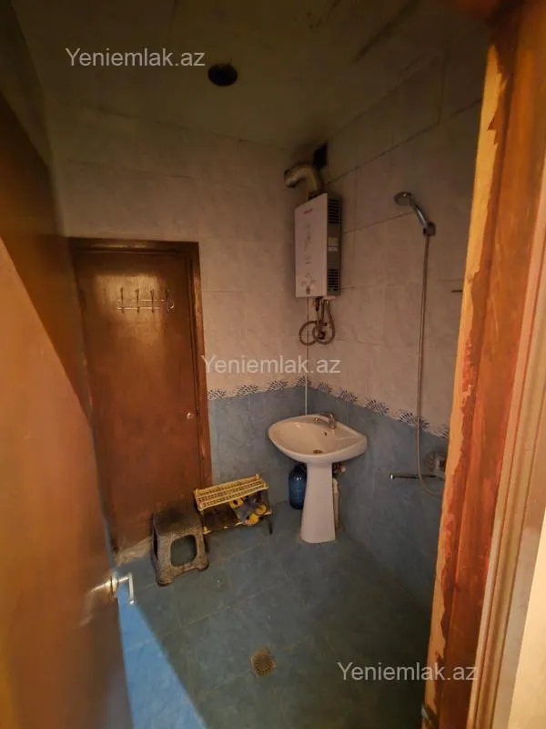 Satılır 2 otaqlı köhnə tikili 50 m²