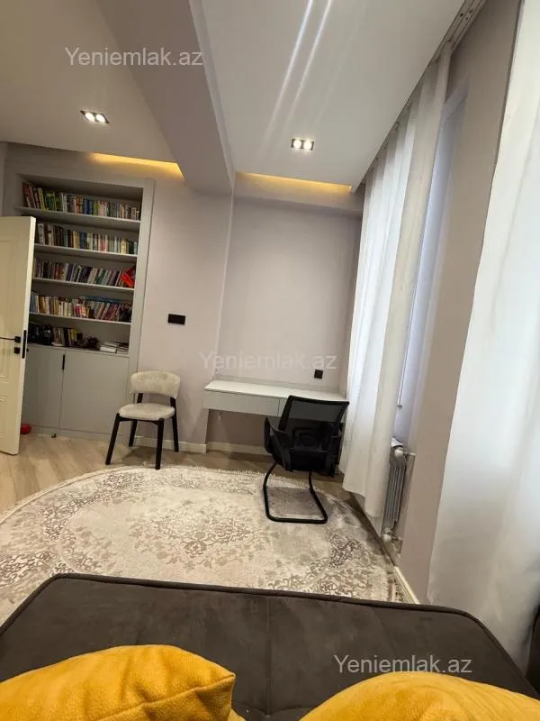 Satılır 3 otaqlı yeni tikili 137.5 m²