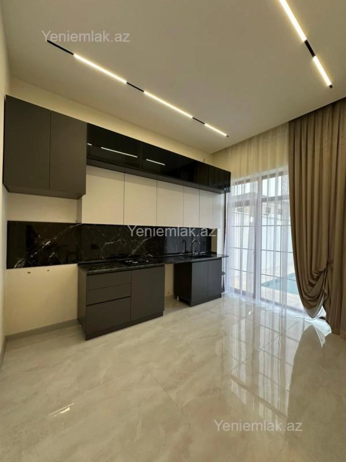 Satılır 4 otaqlı həyət evi 140 m²