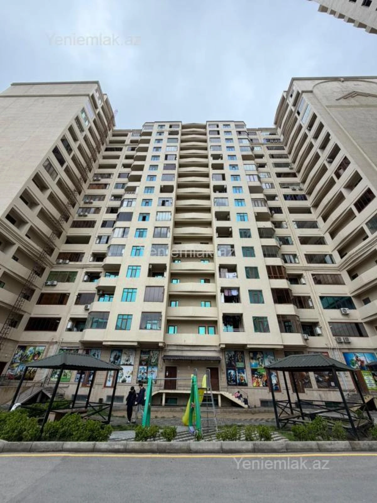 Satılır 3 otaqlı yeni tikili 126.5 m²