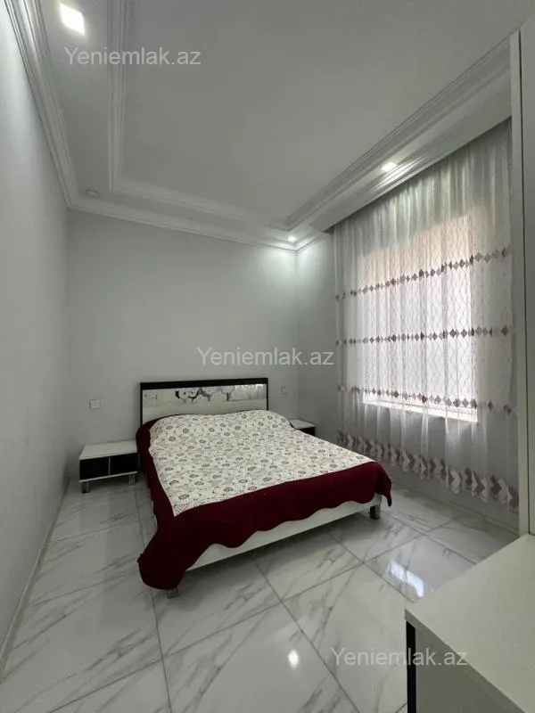Satılır 5 otaqlı həyət evi 200 m²