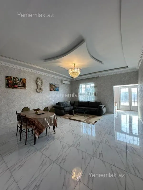 Satılır 5 otaqlı həyət evi 200 m²