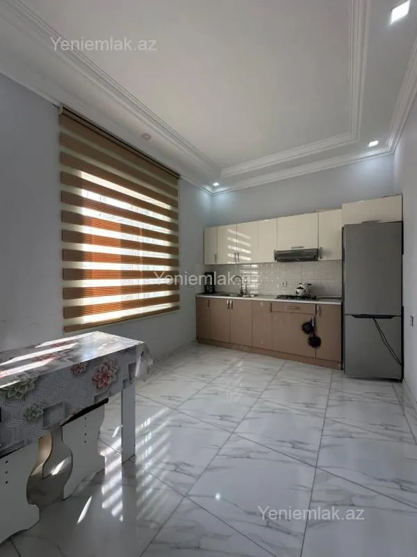 Satılır 5 otaqlı həyət evi 200 m²