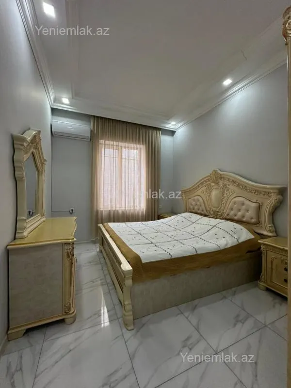 Satılır 5 otaqlı həyət evi 200 m²