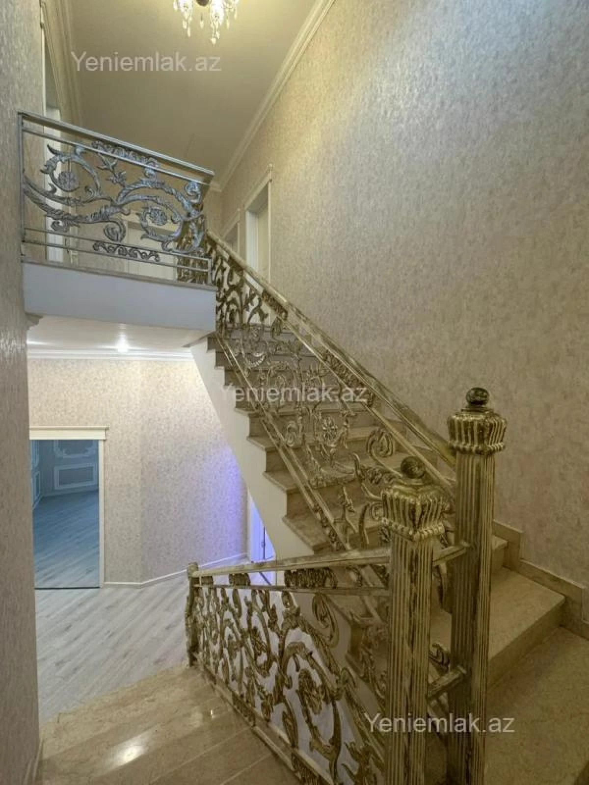 Satılır 4 otaqlı həyət evi 200 m²